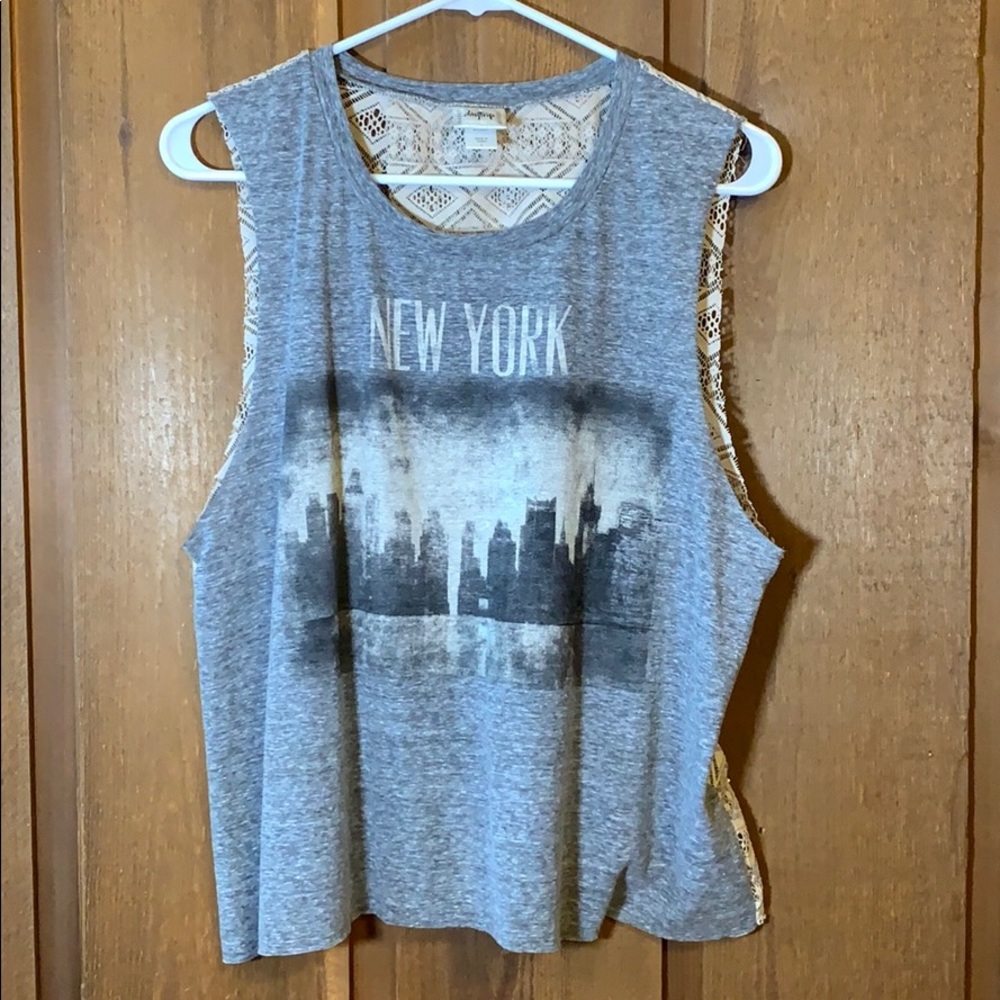 cute NY top